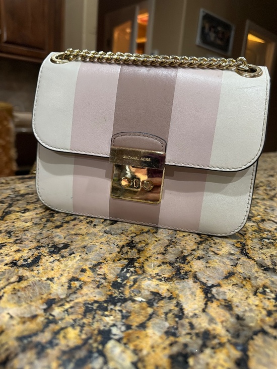 Michael Kors Handbags - Michael Kors purse